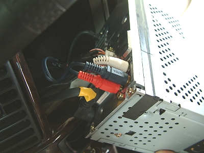 PDA用汽車音響喇叭撥放音樂及拉線心得,更新+DIY車內空氣濾清器