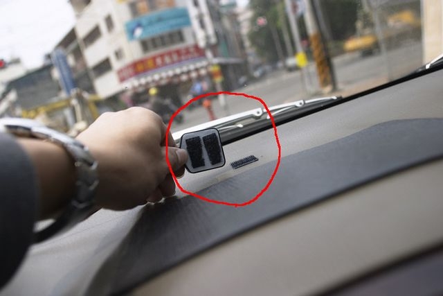 續 HP 2210 DIY "自製可調式旋轉PDA車架" 之 mio 168 篇