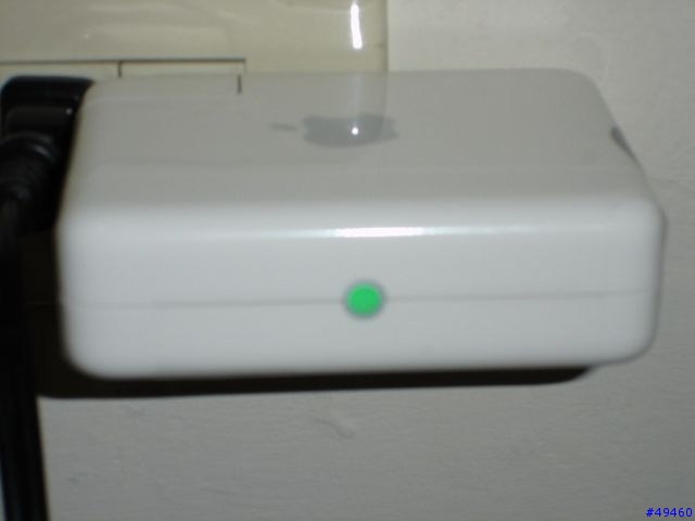 Apple AirPort Express 迷你無線基地台。
