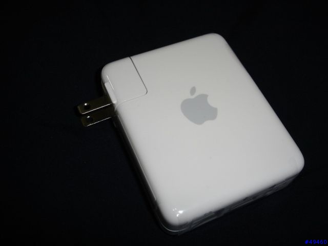 Apple AirPort Express 迷你無線基地台。