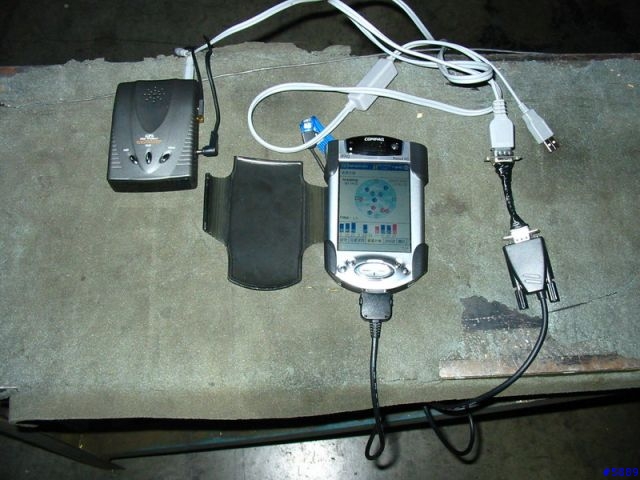 同事車上所用的GPS測速器+PDA衛星導航二合一