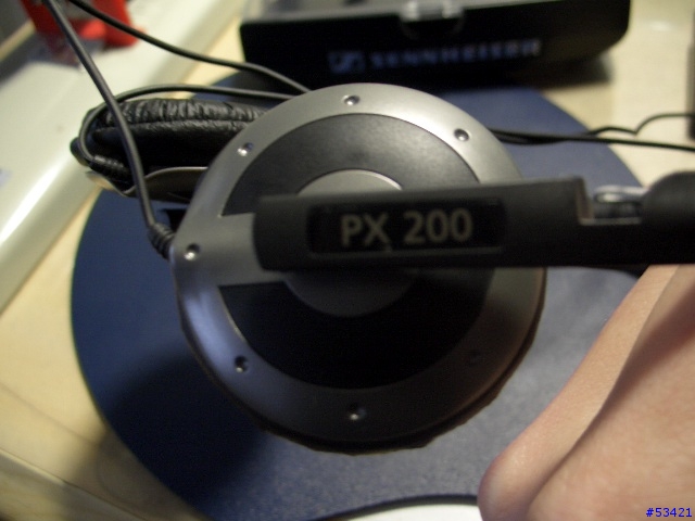 「分享」頭戴式耳機 Sennheiser px200