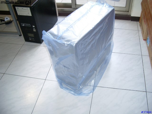 聯力 PC-V1000 機殼入手小介紹