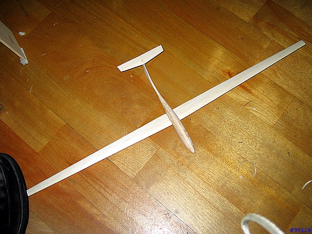 想要漂亮的滑翔機嗎? 自己DIY