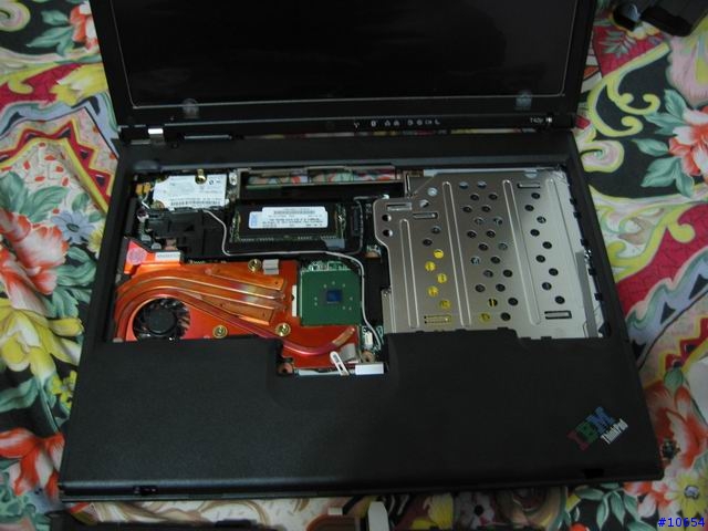 IBM T42P 更換palmrest without touchpad