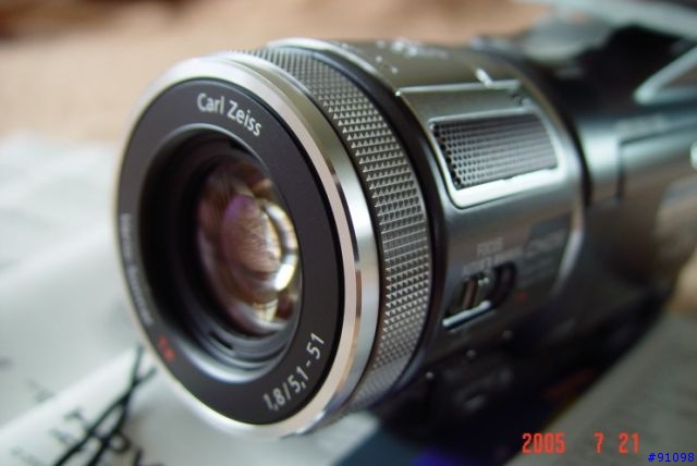 走入凡間的精靈--> Sony HDR-HC1 HDV高畫質數位攝影機