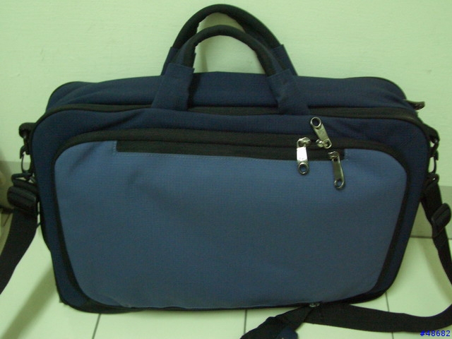 Jansport OFFICE ENVOY 電腦公事包 ~ 可放15.4吋 !!!