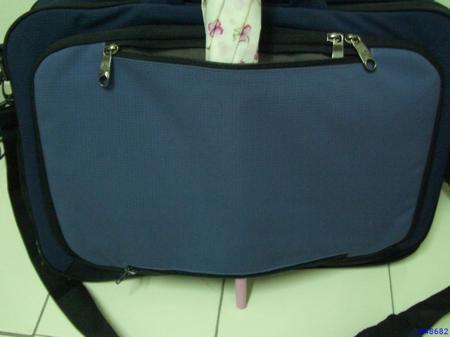 Jansport OFFICE ENVOY 電腦公事包 ~ 可放15.4吋 !!!