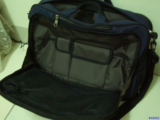 Jansport OFFICE ENVOY 電腦公事包 ~ 可放15.4吋 !!!