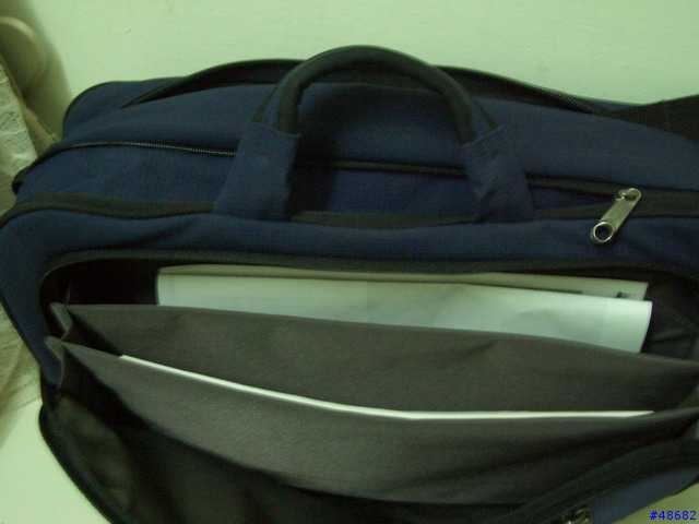 Jansport OFFICE ENVOY 電腦公事包 ~ 可放15.4吋 !!!