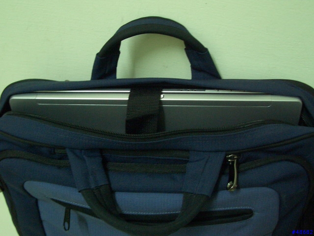 Jansport OFFICE ENVOY 電腦公事包 ~ 可放15.4吋 !!!