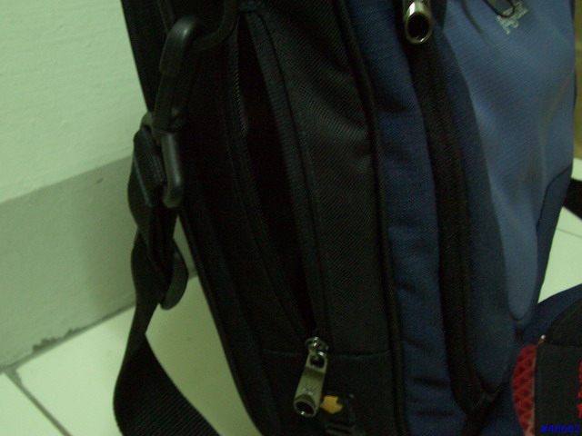 Jansport OFFICE ENVOY 電腦公事包 ~ 可放15.4吋 !!!