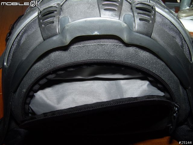 【阿西摩試用報告】背包雙俠 - Nike Epic 1, Booq Boa XM