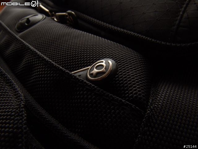 【阿西摩試用報告】背包雙俠 - Nike Epic 1, Booq Boa XM