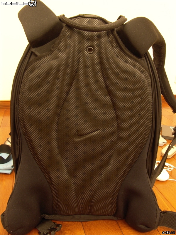 【阿西摩試用報告】背包雙俠 - Nike Epic 1, Booq Boa XM