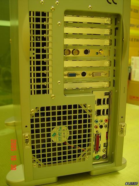 保銳CS-718伺服器級機殼介紹