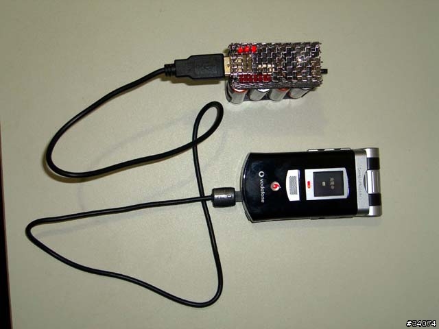可裝充電電池及一般電池的電力銀行(尿袋)-簡單測試