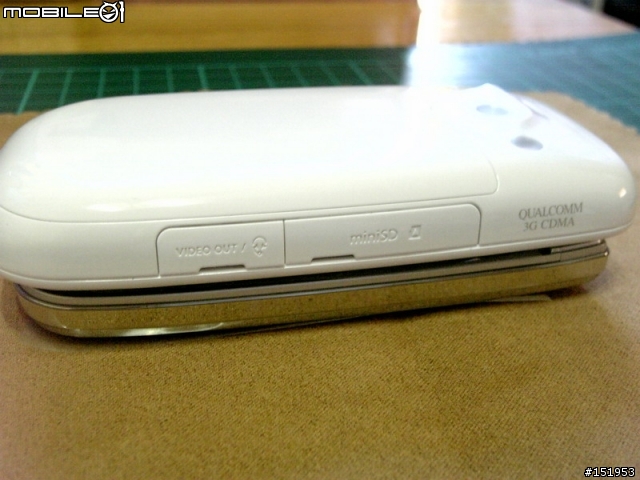 SHARP 8系列新機 V804SH(外觀篇)