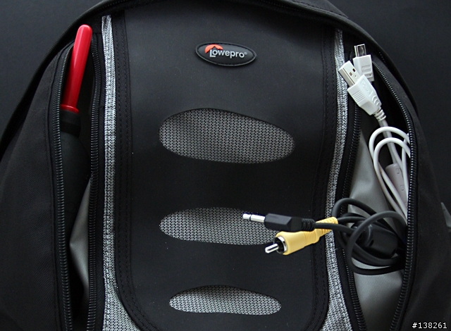 兩個月來,換了三個包包!來看看我的 Lowepro Orion Trekker II 背包!