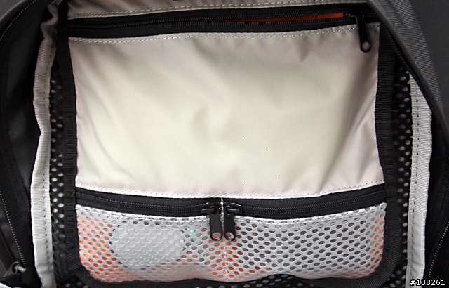 兩個月來,換了三個包包!來看看我的 Lowepro Orion Trekker II 背包!