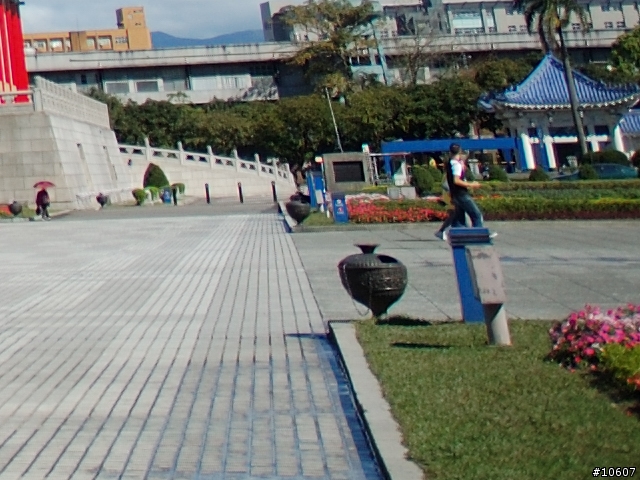 Nikon 18-70 vs 18-200VR (室外篇)