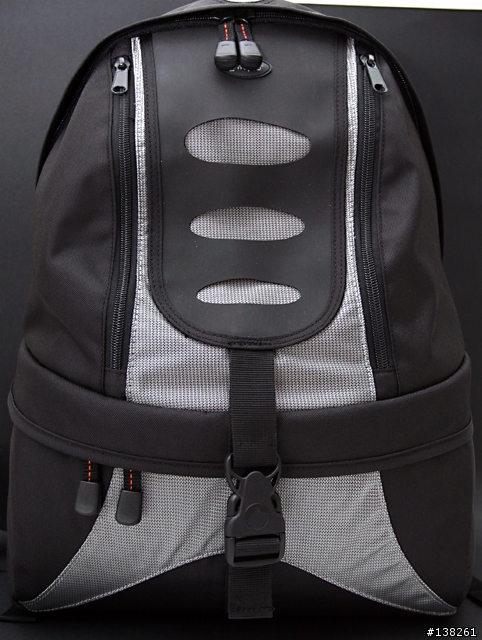 兩個月來,換了三個包包!來看看我的 Lowepro Orion Trekker II 背包!