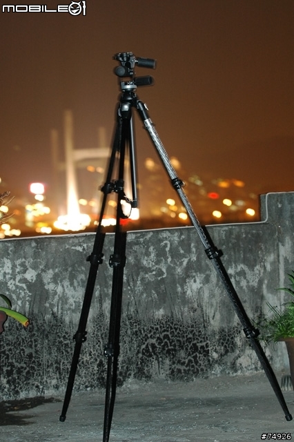 Manfrotto 055MF4碳纖腳架夜間長焦段鏡頭測試