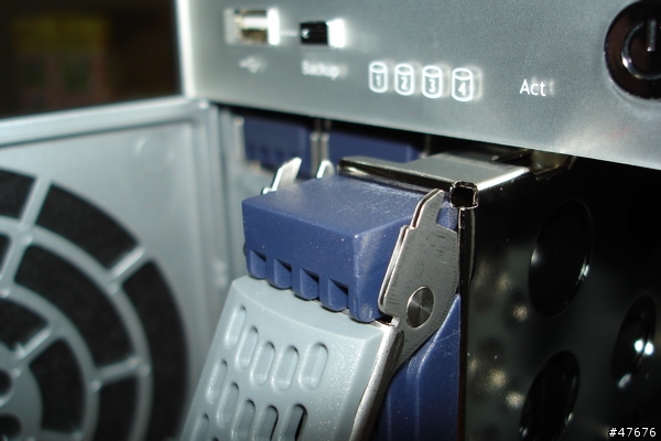【分享】2TB NAS - INFRANT ReadyNAS NV