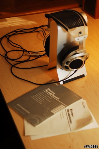 Sony MDR-SA5000 我想都是照片吧 晚點等我讀完書再多寫一些