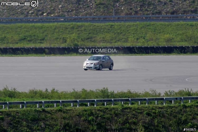 Toyota Corolla 間諜照