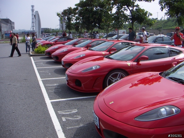 史上最貴車聚~你看過那麼多馬嗎?