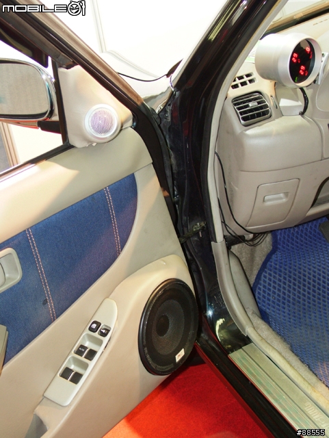 Nissan Jean's March 的車用多媒體