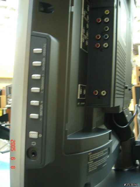【開箱報告】JVC 32" LCD TV (LT-32X676)