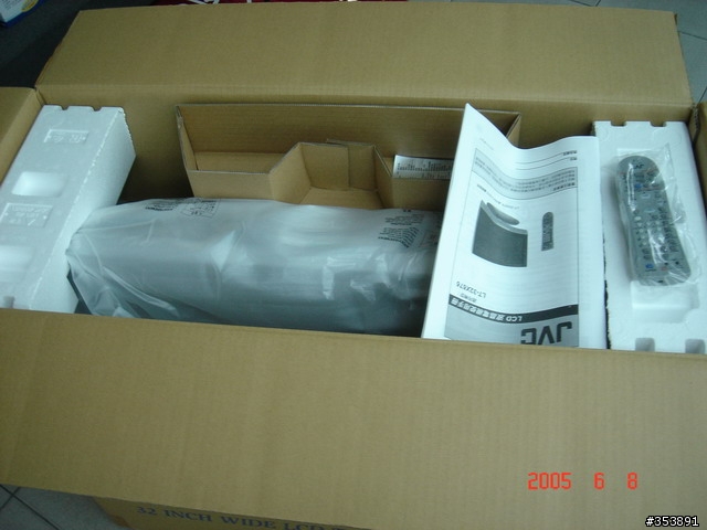 【開箱報告】JVC 32" LCD TV (LT-32X676)
