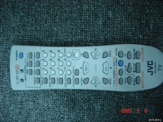 【開箱報告】JVC 32" LCD TV (LT-32X676)