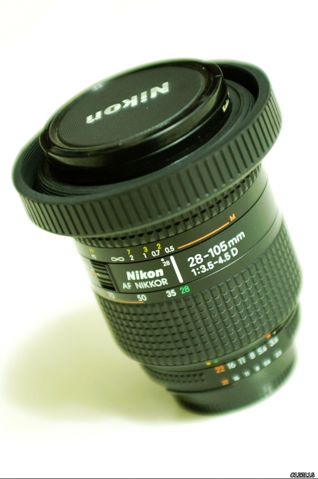 敗入 Nikon 28-105mm 3.3~4.5 marco & 35-70mm 2.8