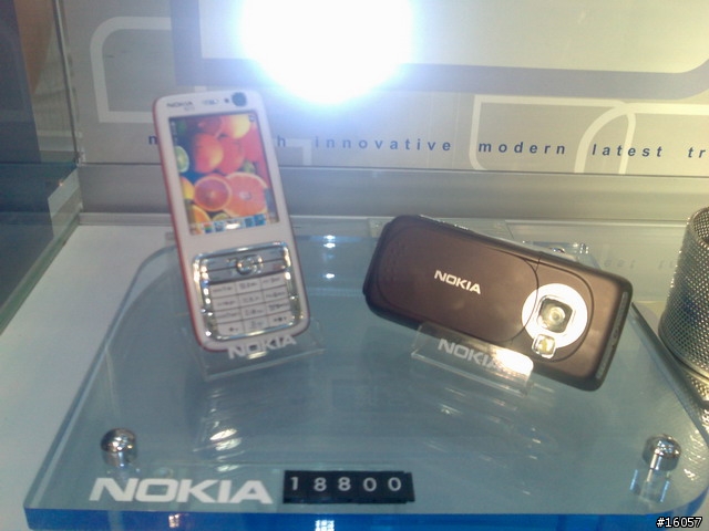 N93、N73,實機拍照圖(7/26晚上七點信義NYNY)