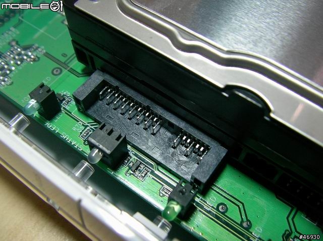 相簿空間不足?檔案不易管理?BT下載太吵?敗家總要有理由 Synology DS-106e 開箱分享