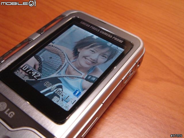 (分享)陽剛味十足的LG kg920(含照相測試with sony M2)