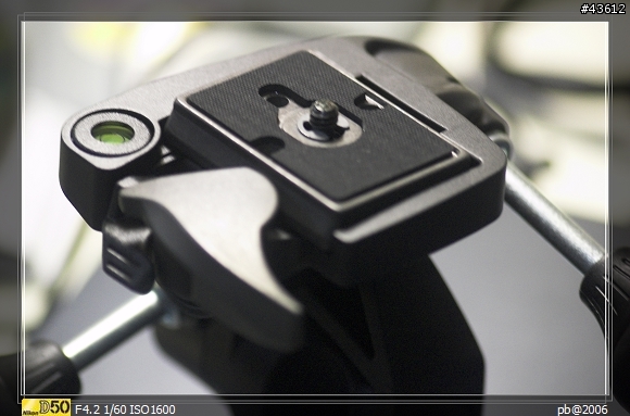 正廠與仿冒廠的結合,Victory 3011B+Manfrotto 804RC2 三向雲台