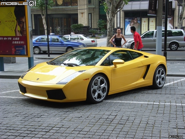 上海新天地巧遇Lamborghini