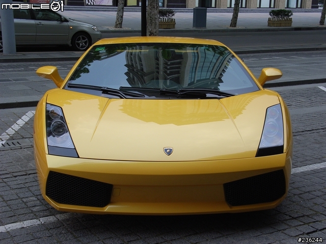 上海新天地巧遇Lamborghini