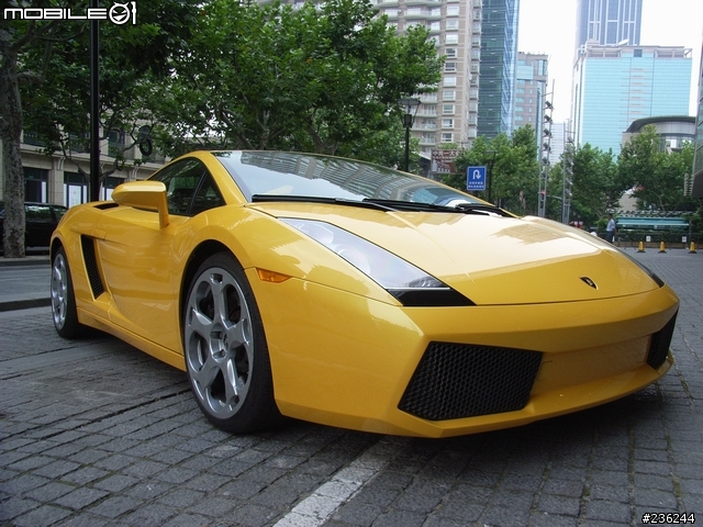 上海新天地巧遇Lamborghini