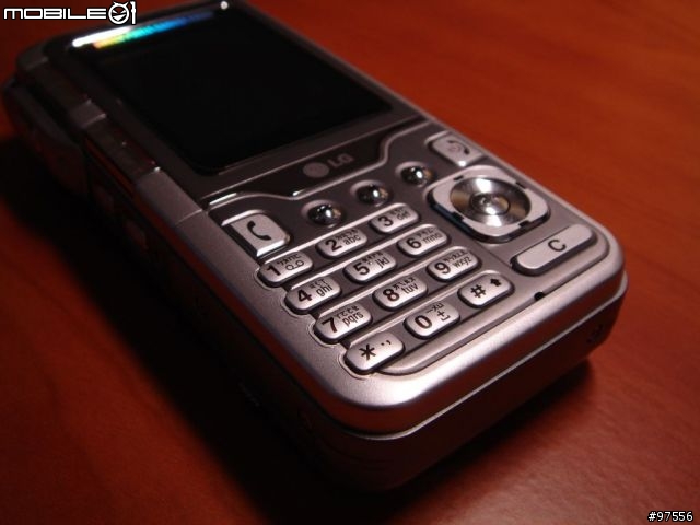 (分享)陽剛味十足的LG kg920(含照相測試with sony M2)
