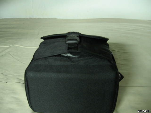 Lowepro REZO 140 AW 一機一鏡的小相機包