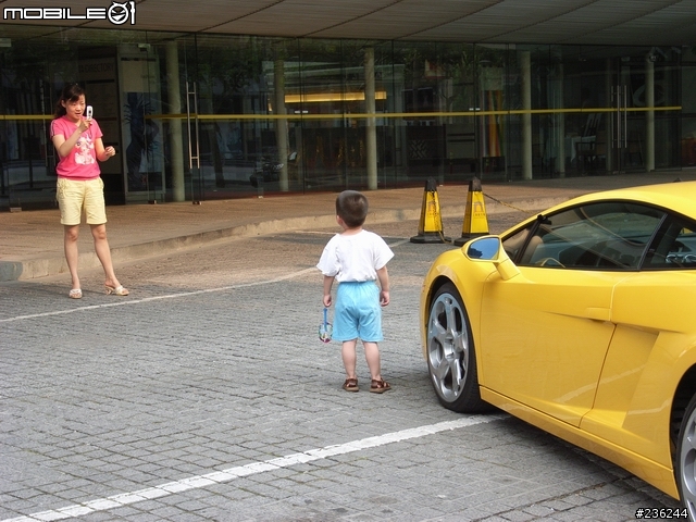 上海新天地巧遇Lamborghini