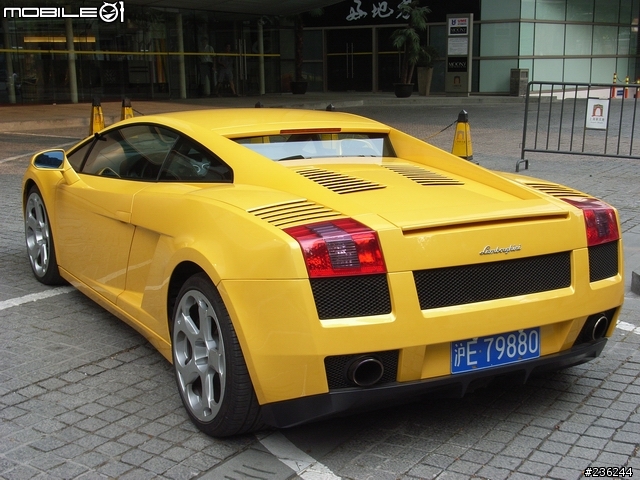 上海新天地巧遇Lamborghini
