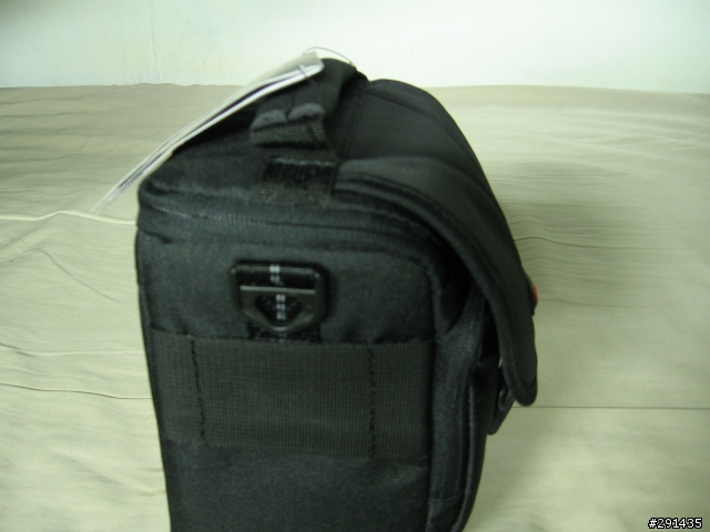 Lowepro REZO 140 AW 一機一鏡的小相機包