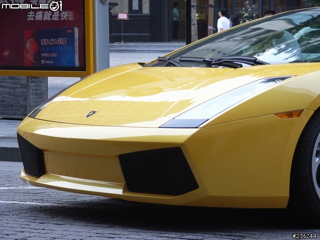 上海新天地巧遇Lamborghini