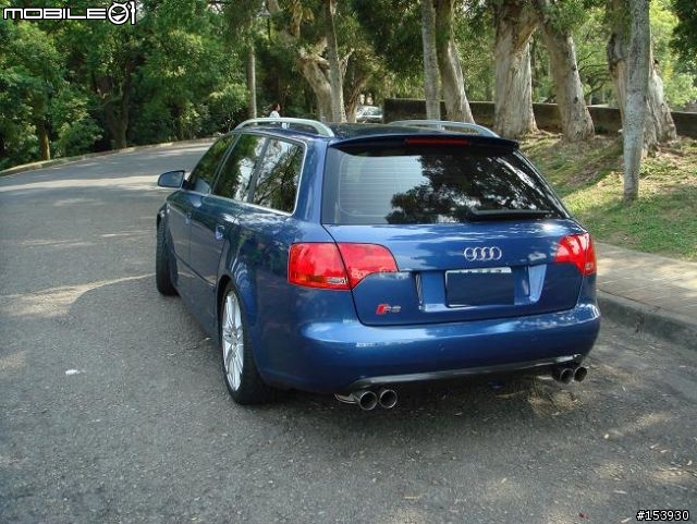 AUDI A4 AVANT 2.0T FSI + CARACTERE空力套件 + RS4內裝套件 = 小辣妹
